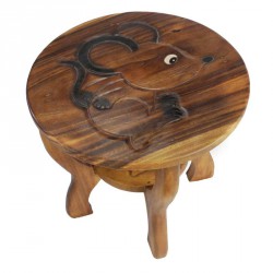 Dřevěný stolek s obrázkem